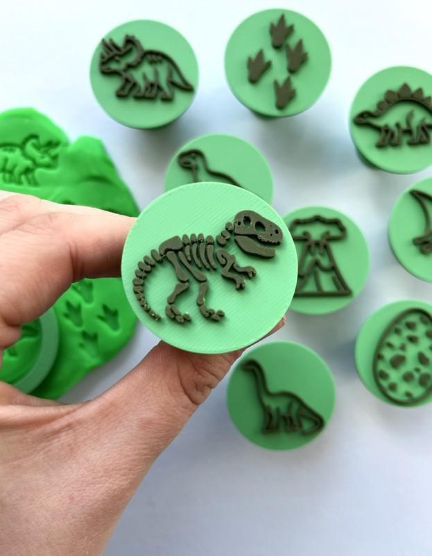 Dinozor Dünyası Temalı Oyun Hamuru ve Kurabiye Kalıp Seti Görsel 2