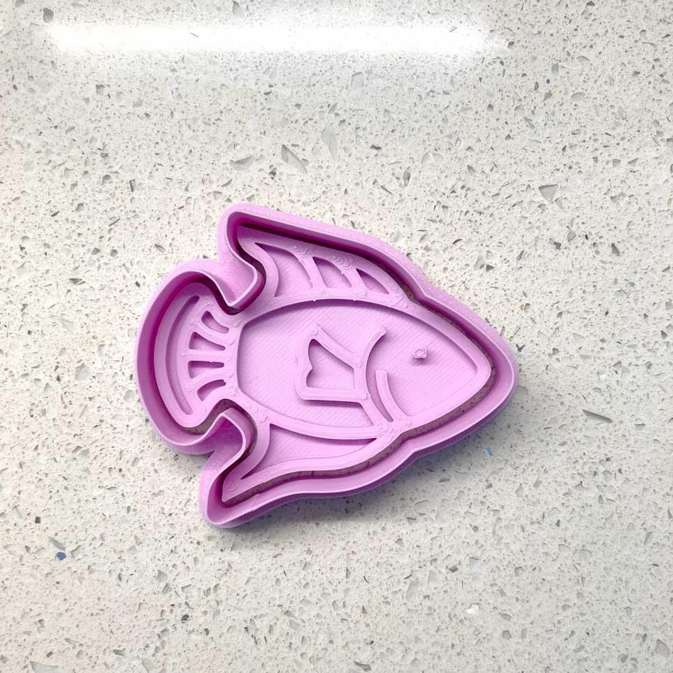Tropikal Balık Şekilli Kesici Kalıp - Polimer Kil, Soğuk Porselen, Seramik ve Şeker Hamuru Şekillendirici | Craftelle 3D Kurabiye Kalıbı