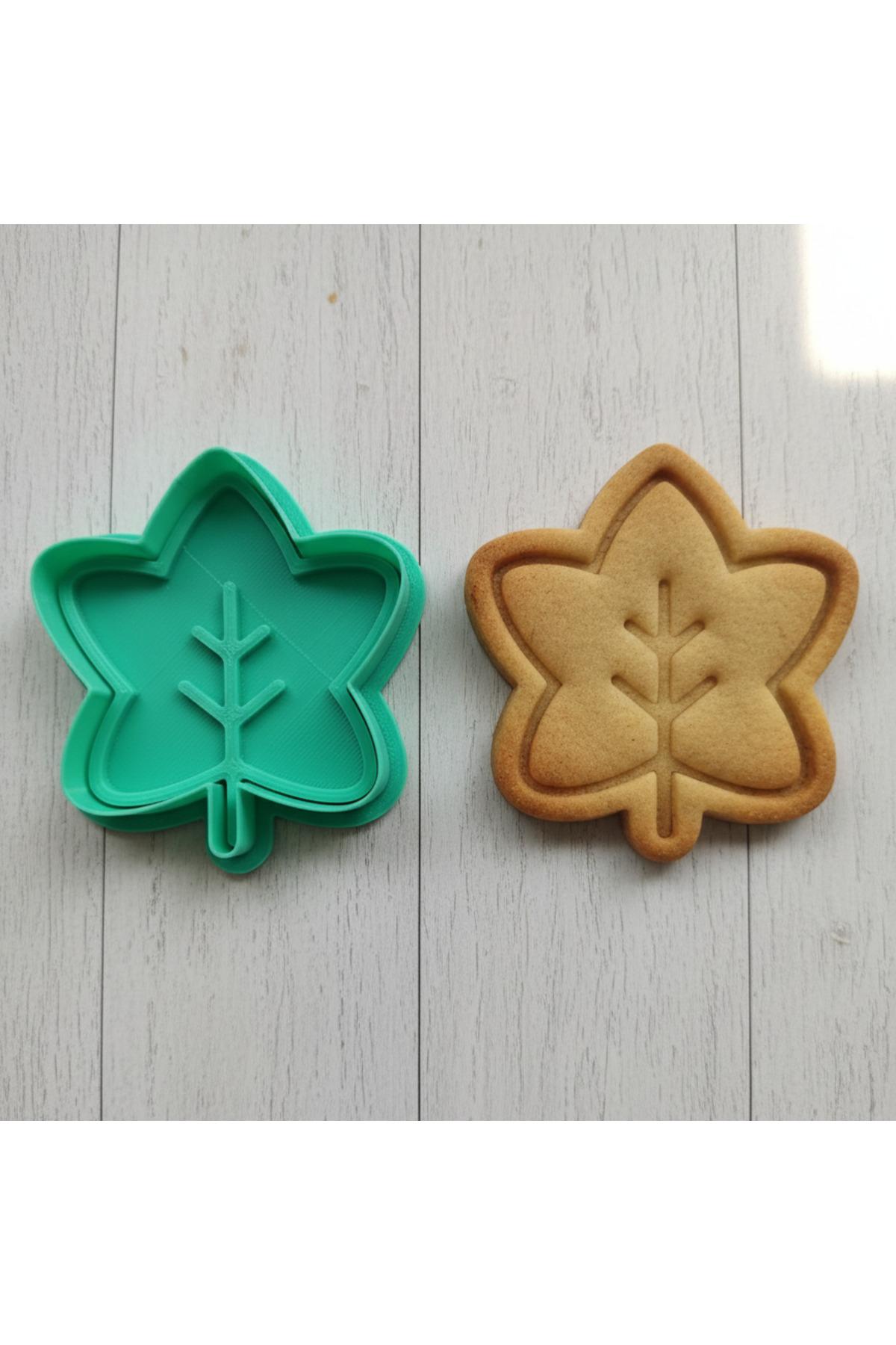 Akçaağaç Yaprağı Kurabiye Kalıbı, Gıda Uyumlu, Sonbahar Temalı, Damarlı Yaprak, Hamur Şekillendirici | Craftelle 3D Kurabiye Kalıbı