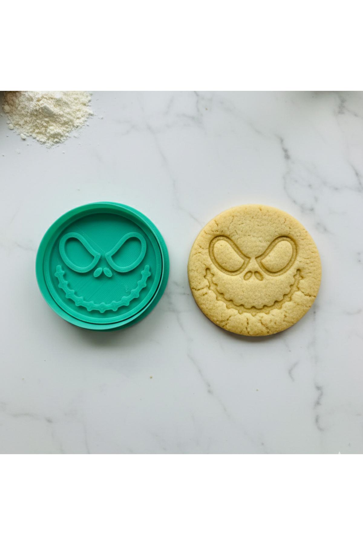 Jack Skellington Kurabiye Kalıbı, Cadılar Bayramı ve Noel Temalı, Yüz Desenli Hamur Şekillendirici | Craftelle 3D Kurabiye Kalıbı