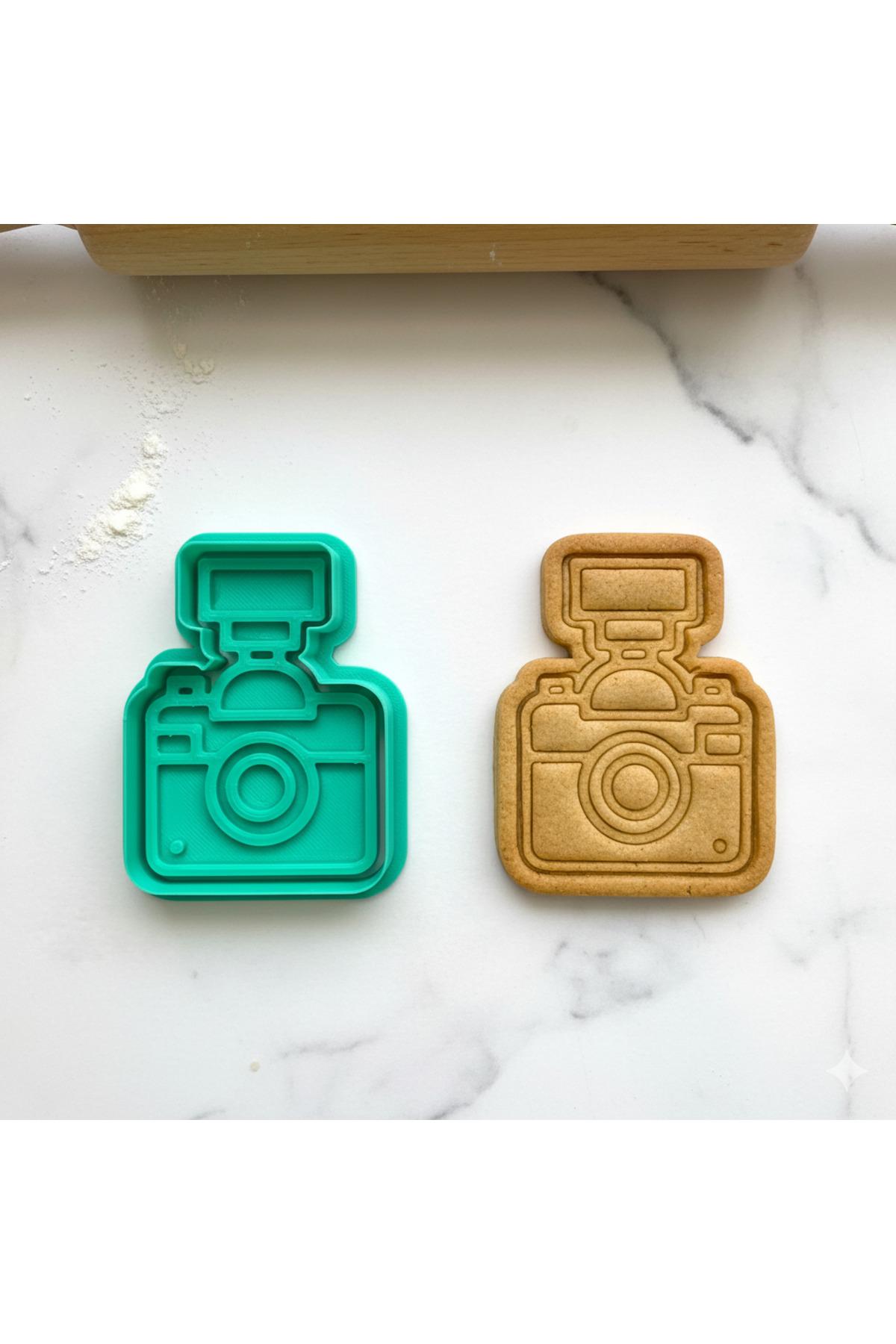 Fotoğraf Makinesi (Kamera) Şeklinde Kurabiye Kalıbı | Şeker Hamuru ve Kil İçin | Hobi Temalı | Craftelle 3D Kurabiye Kalıbı